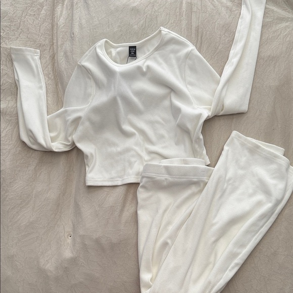 Cream Skirt Set - Picture 1 of 6